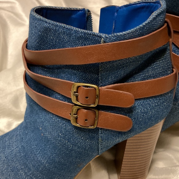 Booties- size6.5 - Picture 4 of 7